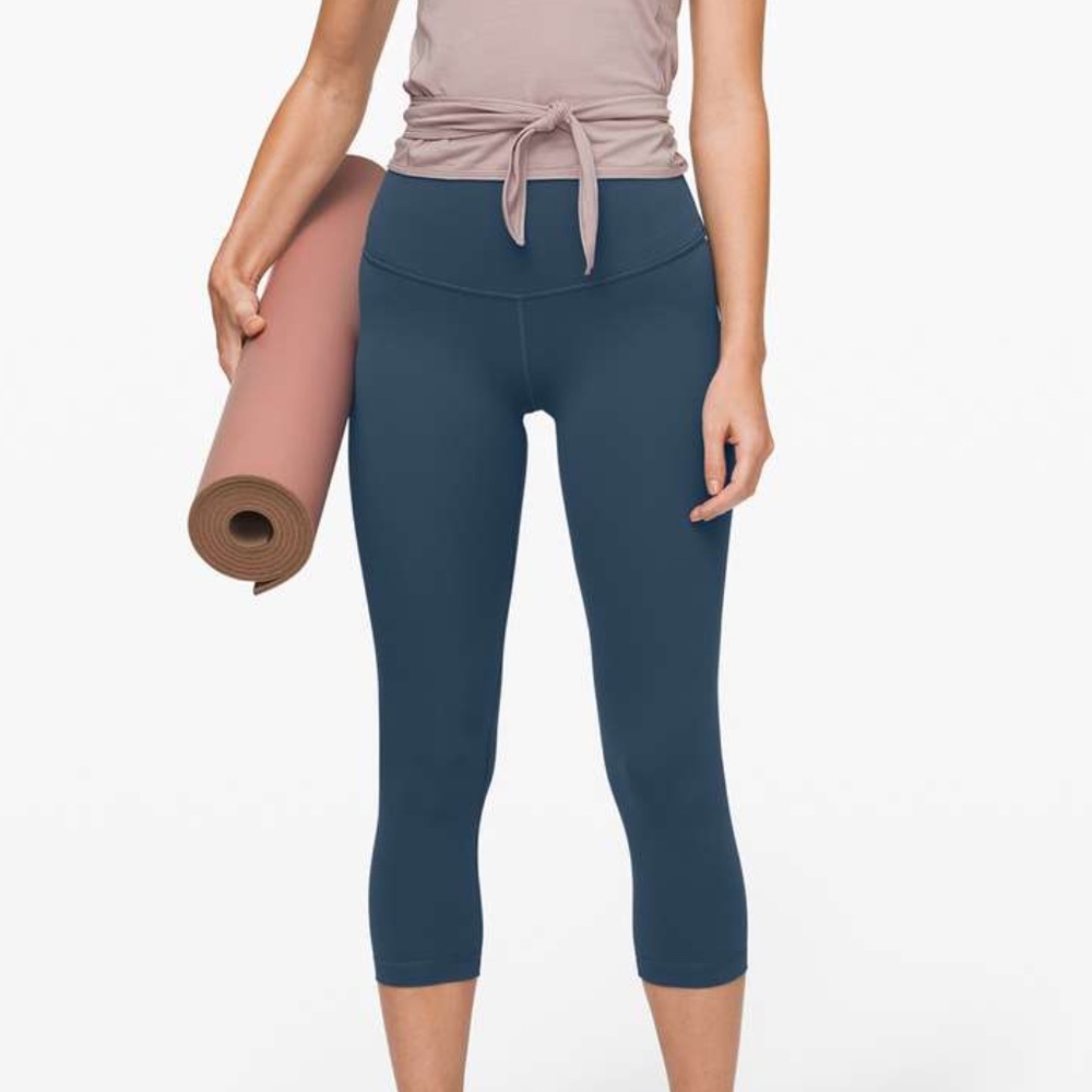 *LIKE NEW* Wunder Under HR Crop 21" Luxtreme Sz. 6